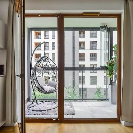 Flat With Quiet Loggia * وارسو